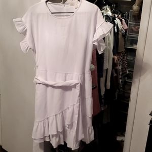 I am selling this Michael Kors dress white size M- new without tags